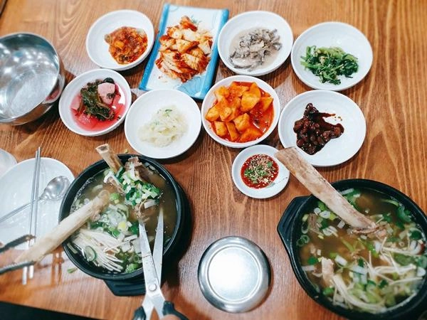 Cô vợ 9x khiến chồng hàn quên luôn kim chi cơm cuộn vì những món ăn đậm chất việt