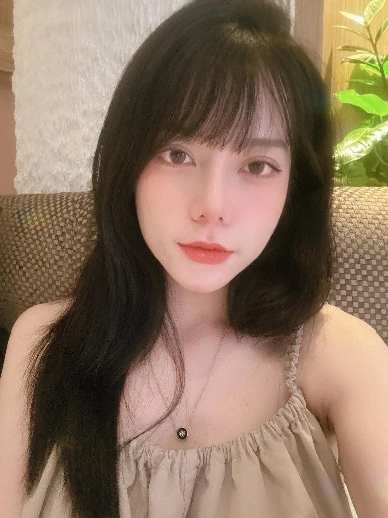 cô xuyến 4 đời chồng khoe sắc cùng 3 con gái xinh như mộng con gái đầu vừa đẹp vừa giàu nổi nhất nhà