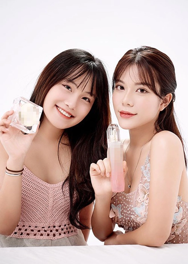 cô xuyến 4 đời chồng khoe sắc cùng 3 con gái xinh như mộng con gái đầu vừa đẹp vừa giàu nổi nhất nhà