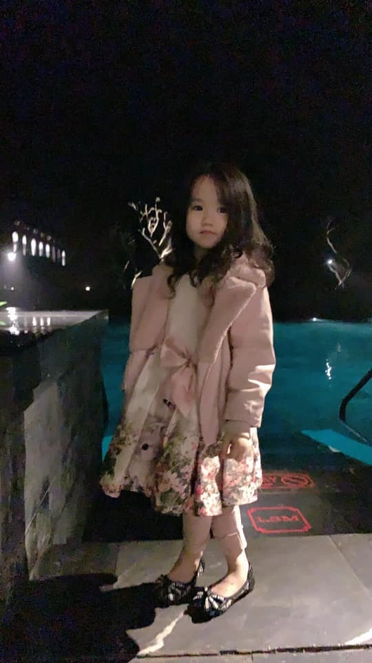 cô xuyến 4 đời chồng khoe sắc cùng 3 con gái xinh như mộng con gái đầu vừa đẹp vừa giàu nổi nhất nhà