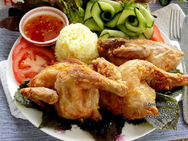 Cơm gà chiên giòn vừa ngon lại dễ làm ăn ngày mưa lạnh thì quá tuyệt