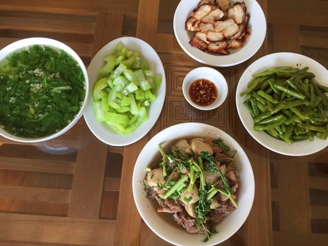 Cơm văn phòng một công ty hn ngon xuất sắc khiến dân mạng thích thú muốn xin làm nhân viên