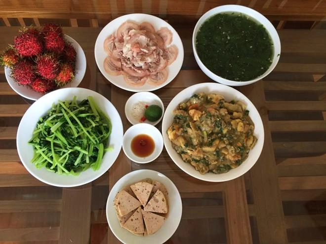 Cơm văn phòng một công ty hn ngon xuất sắc khiến dân mạng thích thú muốn xin làm nhân viên