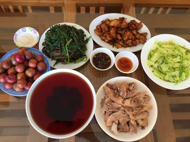 Cơm văn phòng một công ty hn ngon xuất sắc khiến dân mạng thích thú muốn xin làm nhân viên