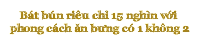 Con dâu u70 nuôi sống cả gia đình 40 năm với quán bún riêu bưng độc đáo