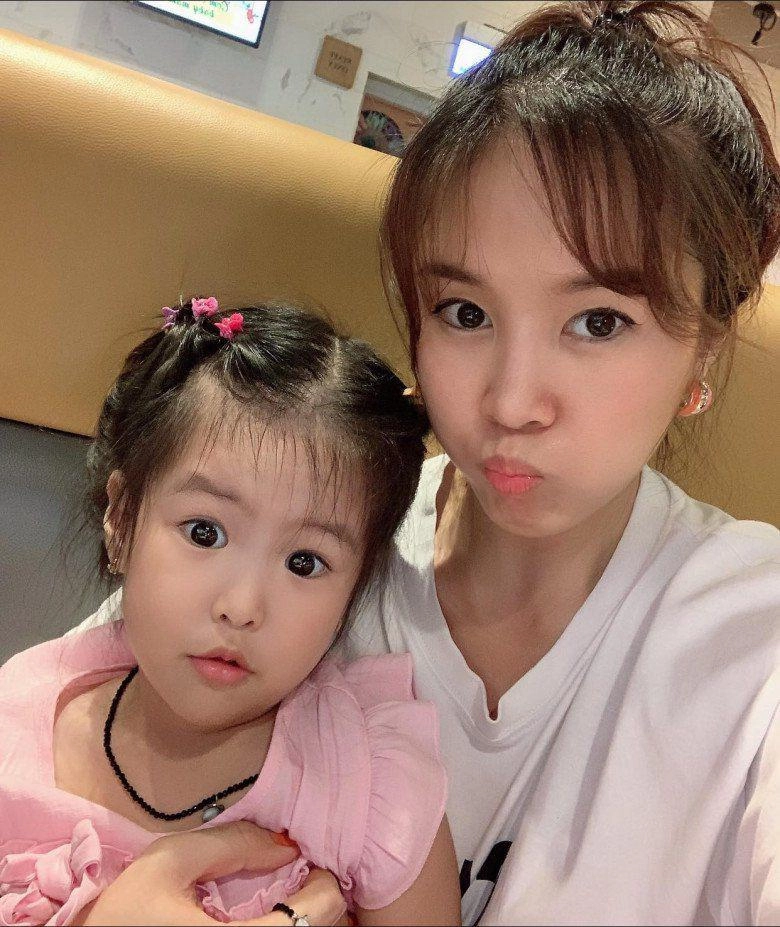 Con gái 5 tuổi xinh như thiên thần của lê phương cắt phăng mái tóc dài chỉ vì lý do này