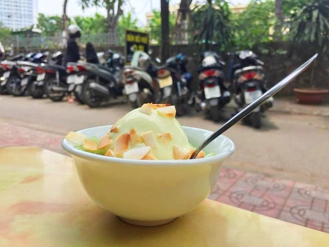 Cụ bà người thái gốc việt bán kem xôi 33 năm được mệnh danh ngon nhất vịnh bắc bộ