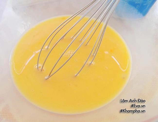 Cứ tưởng khó hóa ra làm bánh flan mềm mịn mượt như da em bé lại đơn giản thế này