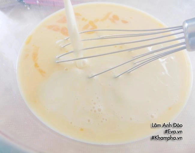 Cứ tưởng khó hóa ra làm bánh flan mềm mịn mượt như da em bé lại đơn giản thế này