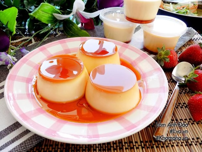 Cứ tưởng khó hóa ra làm bánh flan mềm mịn mượt như da em bé lại đơn giản thế này