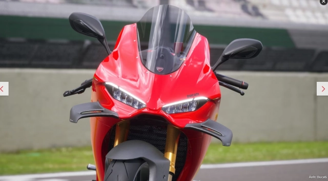 Cực sốc khi biết tin ducati panigale v4 s 2025 độ đồ hãng giá đắt gấp đôi so với v4 s cơ bản