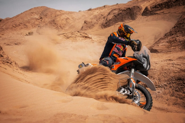 Cực sốc ktm 890 adventure r rally 2024 bị mua sạch sau khi được chào bán