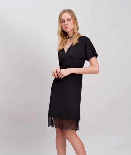 Cứu nguy cho bụng béo ục ịch bằng 8 kiểu váy công sở cực tôn dáng