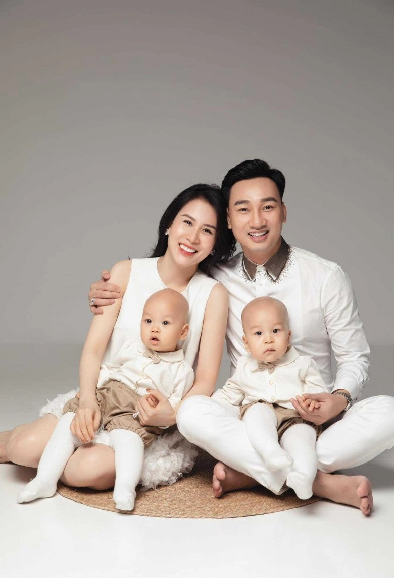 Cựu tiếp viên hàng không làm vợ anh tài thành trung đã đẻ 2 con vẫn trẻ đẹp mơn mởn
