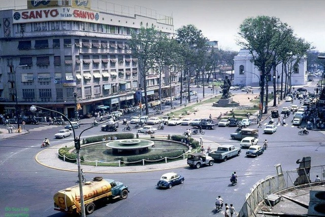 Đã bao giờ bạn chú ý đến cách chạy xe trong bùng binh để vào ra an toàn chưa