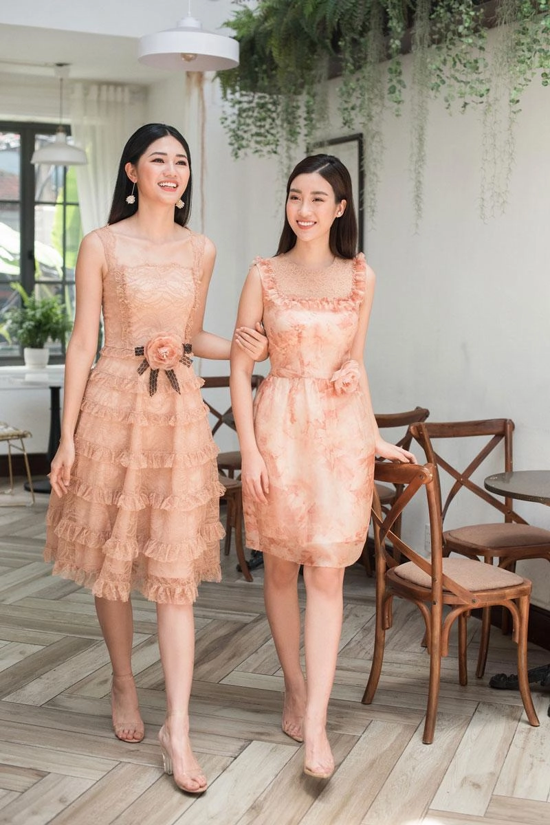 Đã đẹp ngang ngửa giờ lại mặc như sinh đôi đỗ mỹ linh và thanh tú khiến fans hoa mắt
