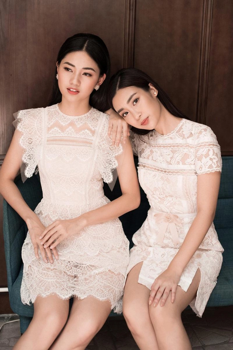 Đã đẹp ngang ngửa giờ lại mặc như sinh đôi đỗ mỹ linh và thanh tú khiến fans hoa mắt