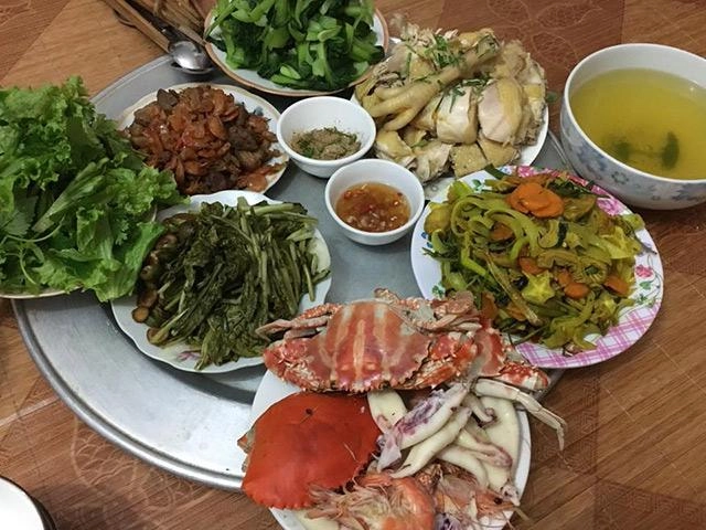 Đại gia nội trợ khoe mâm cơm 600 nghìn chị em xem xong xin lỗi không thấy ngon