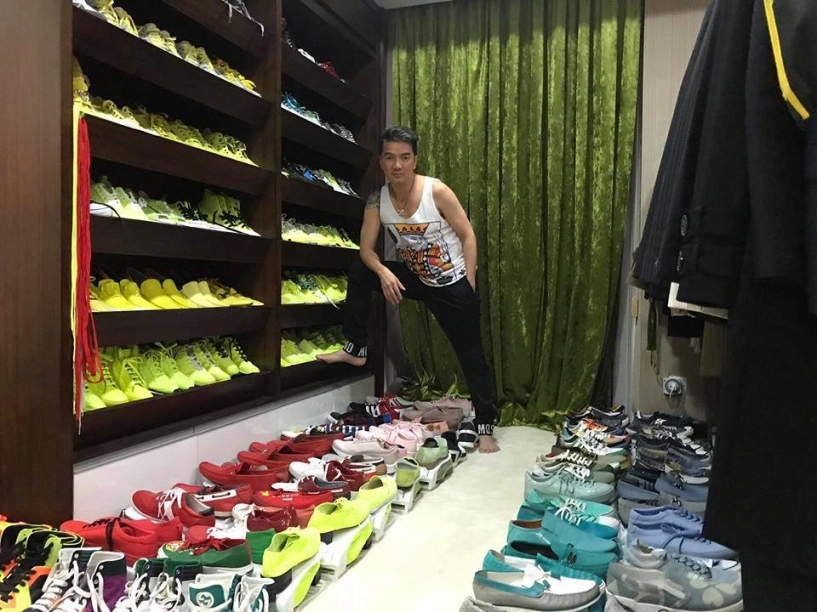 Đàm vĩnh hưng ơi nhà anh hay shop thời trang mà đồ hiệu xếp lớp thế này