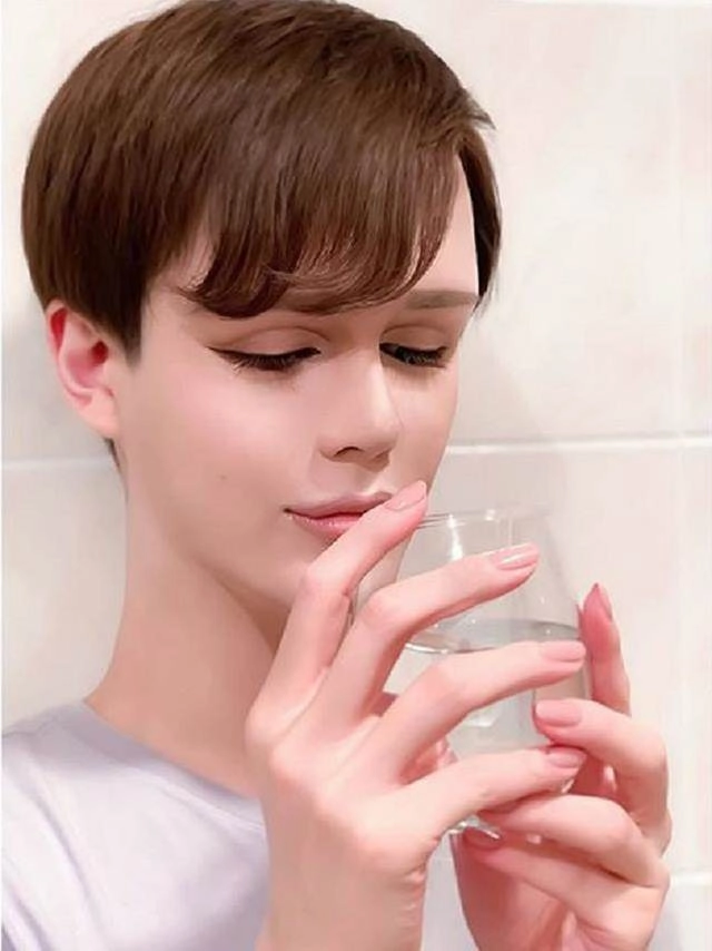 Đang đẹp như soái ca con trai ngôi sao bóng chày gây sốc với ngoại hình như búp bê sống