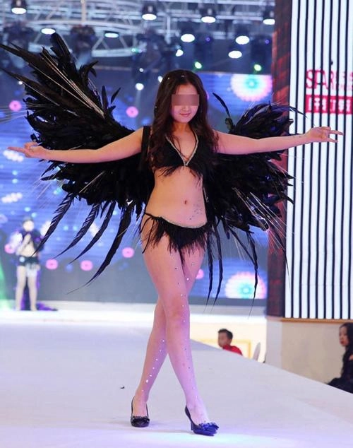 Đất nước tỷ dân có nhiều show nội y bị ném đá nhất năm 2017
