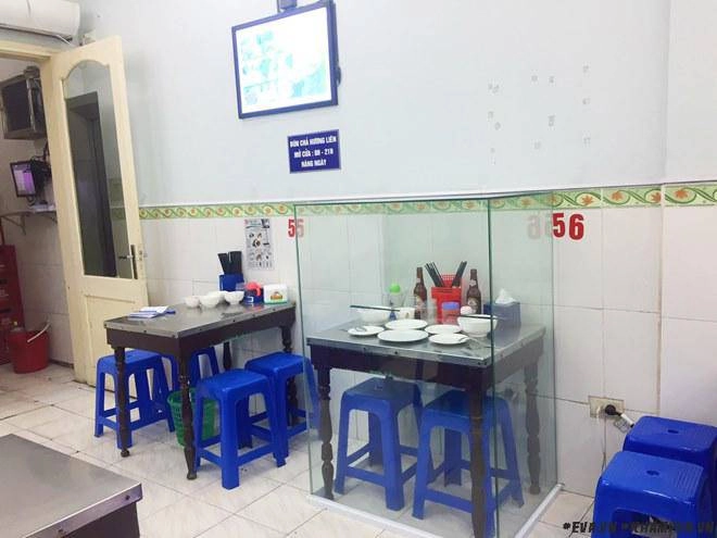 Đầu bếp ăn bún chả cùng ông obama chính thức lên tiếng về sự việc bàn ăn lồng kính