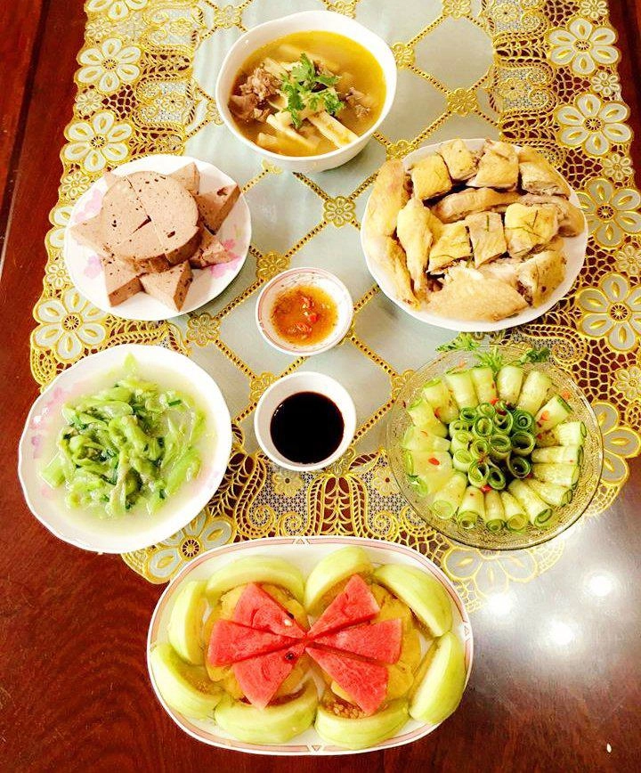 Dâu đảm 3 con miệt mài vào bếp nấu ăn làm hài lòng gia đình chồng tứ đại đồng đường