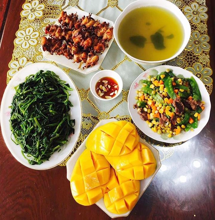 Dâu đảm 3 con miệt mài vào bếp nấu ăn làm hài lòng gia đình chồng tứ đại đồng đường