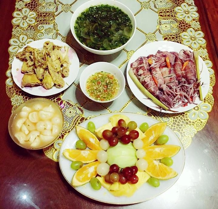 Dâu đảm 3 con miệt mài vào bếp nấu ăn làm hài lòng gia đình chồng tứ đại đồng đường