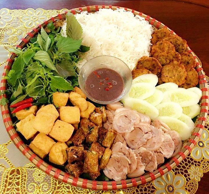 Dâu đảm 3 con miệt mài vào bếp nấu ăn làm hài lòng gia đình chồng tứ đại đồng đường