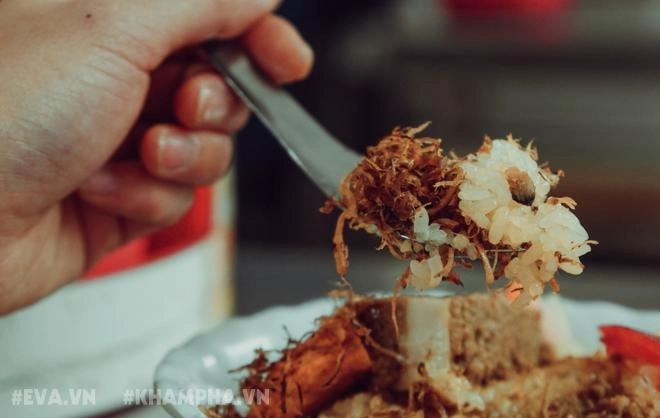 Đầu tuần đổi gió lên phố cổ ăn xôi chả cua trứ danh hà nội