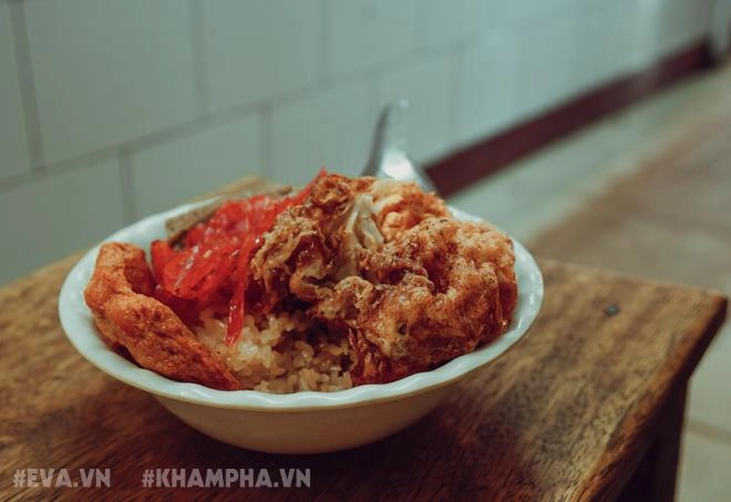 Đầu tuần đổi gió lên phố cổ ăn xôi chả cua trứ danh hà nội