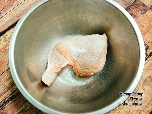 Đây là cách làm gà nướng giấy bạc ngon đến mẹ chồng khó tính cũng phải khen ngợi
