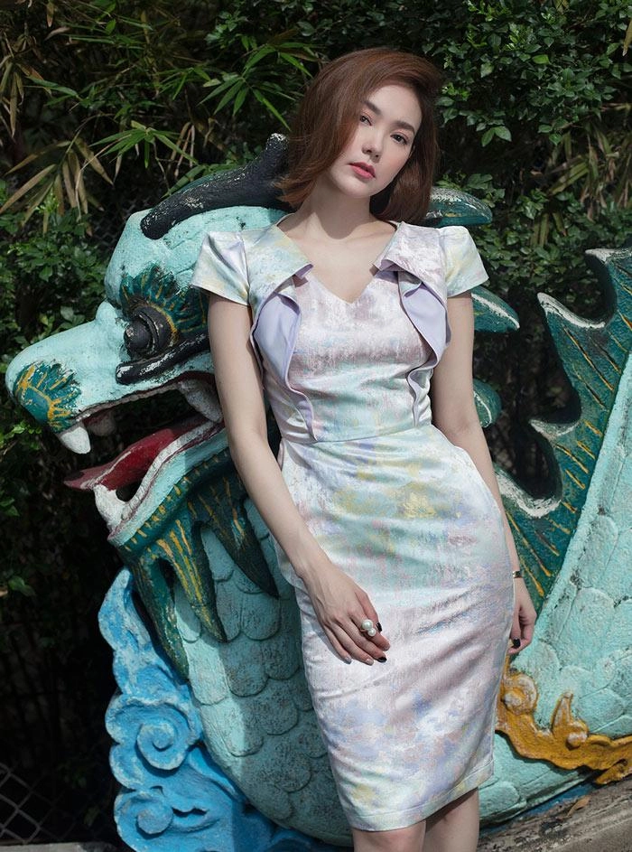 Đây là cách minh hằng chọn váy để khoe được vòng eo con kiến vạn người mê