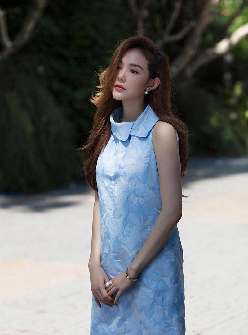 Đây là cách minh hằng chọn váy để khoe được vòng eo con kiến vạn người mê