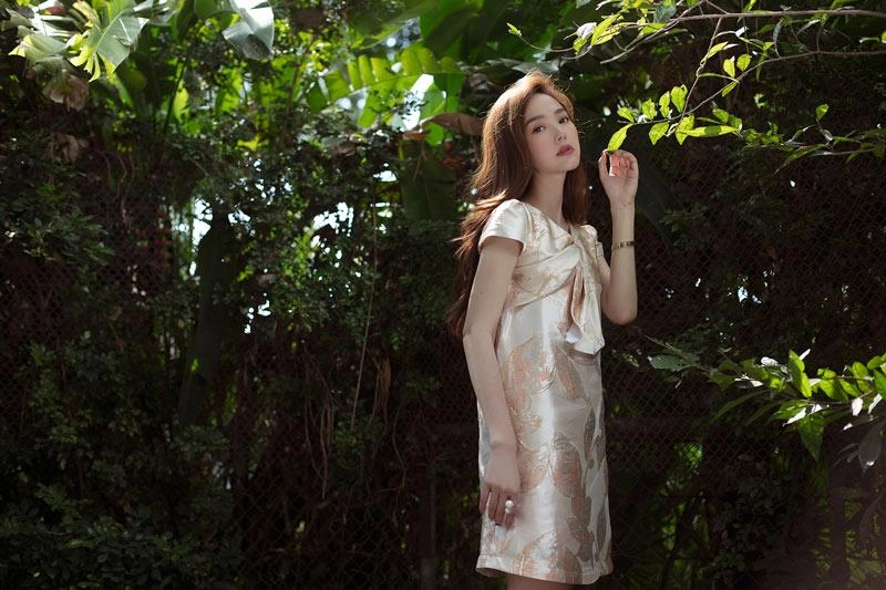 Đây là cách minh hằng chọn váy để khoe được vòng eo con kiến vạn người mê