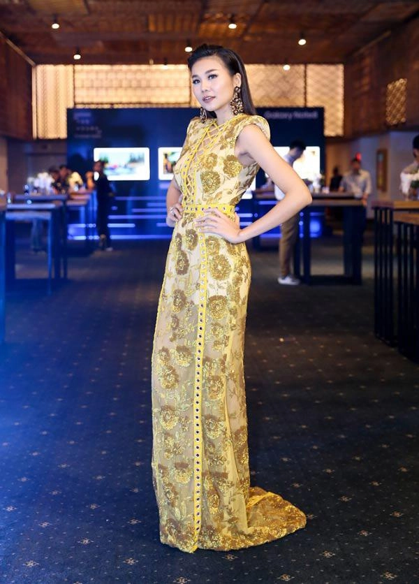 Đây là những chiếc váy ánh kim lộng lẫy nhất thảm đỏ vbiz năm 2017