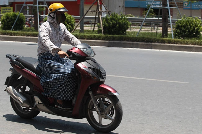 Đây là những hình ảnh thời trang chống nắng bá đạo nhất mùa hè năm nay