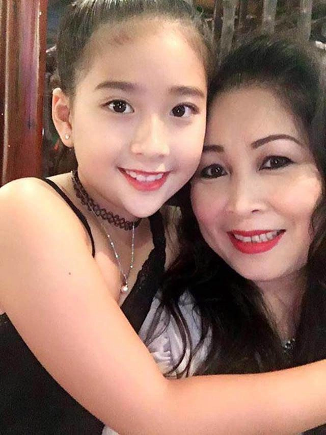 Dậy thì thành công con của nsưt trịnh kim chi và 3 bé gái này gây choáng vì quá đẹp
