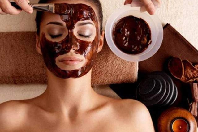 Đi tắm trắng cô gái khiến cả mạng xã hội hốt hoảng vì da trông như phỏng nặng