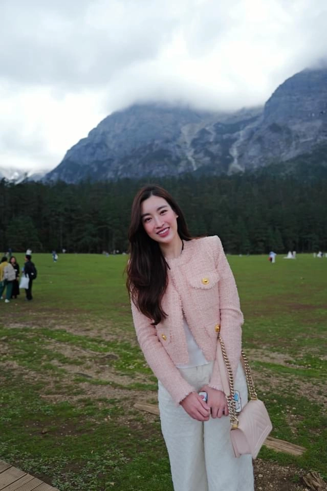 Đỗ mỹ linh sau sinh được khen một điểm vàng nhan sắc hiếm mẹ bỉm nào giữ được