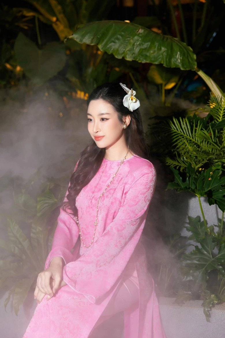 Đỗ mỹ linh sau sinh được khen một điểm vàng nhan sắc hiếm mẹ bỉm nào giữ được