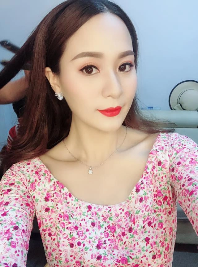 Đọ nhan sắc tuyệt đẹp 4 nàng con nuôi của hoài linh và dàn nghệ sĩ đình đám vbiz