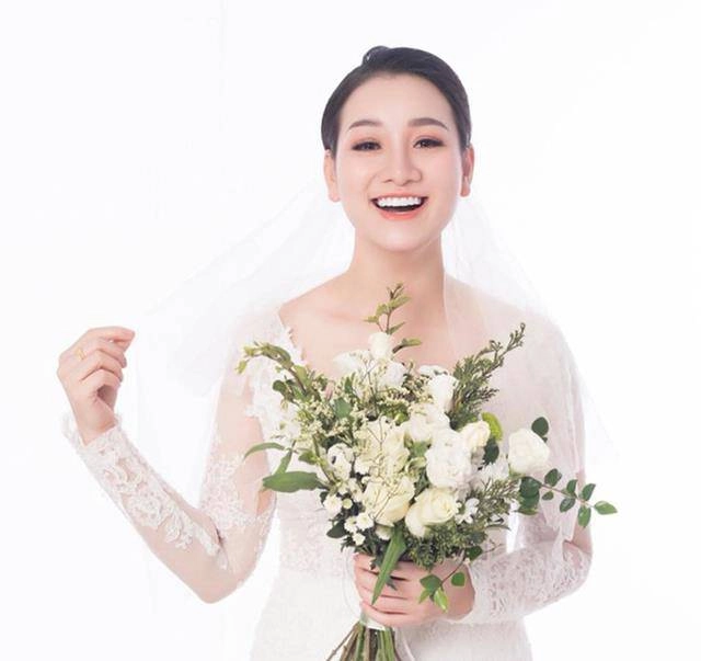 Đọ nhan sắc tuyệt đẹp 4 nàng con nuôi của hoài linh và dàn nghệ sĩ đình đám vbiz