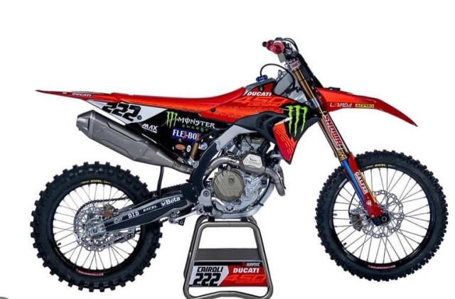 Ducati giới thiệu factory mx team và nguyên mẫu desmo450 mx