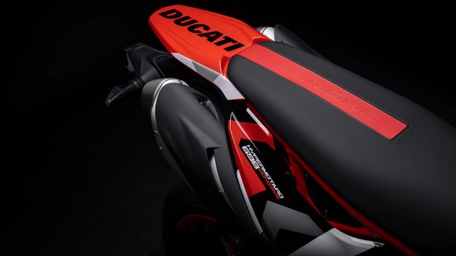 Ducati hypermotard 698 mono 2024 hoàn toàn mới chính thức trình làng