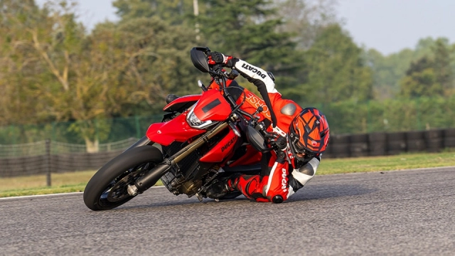 Ducati hypermotard 698 mono 2024 hoàn toàn mới chính thức trình làng