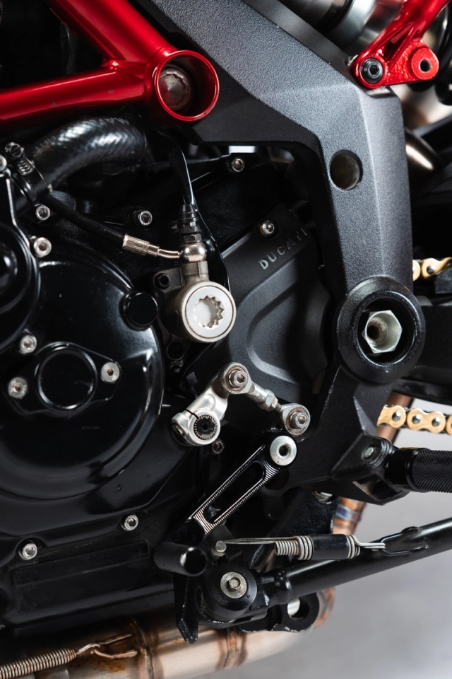 Ducati multistada 1200s độ cafe racer từ stg tracker