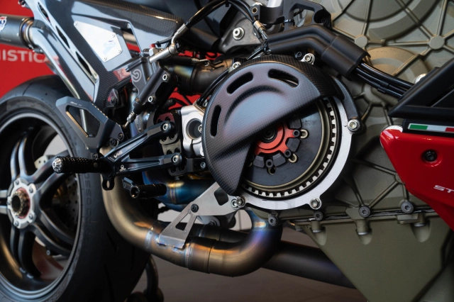Ducati streetfighter v4 s độ gần 2 tỷ đồng của biker việt sở hữu 4 chữ ký đắt giá