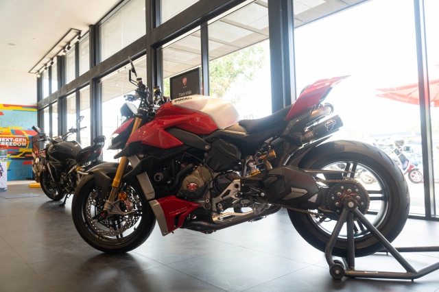 Ducati streetfighter v4 s độ gần 2 tỷ đồng của biker việt sở hữu 4 chữ ký đắt giá